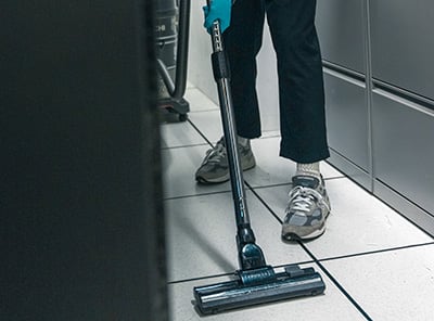 vacuum server room floor tiles